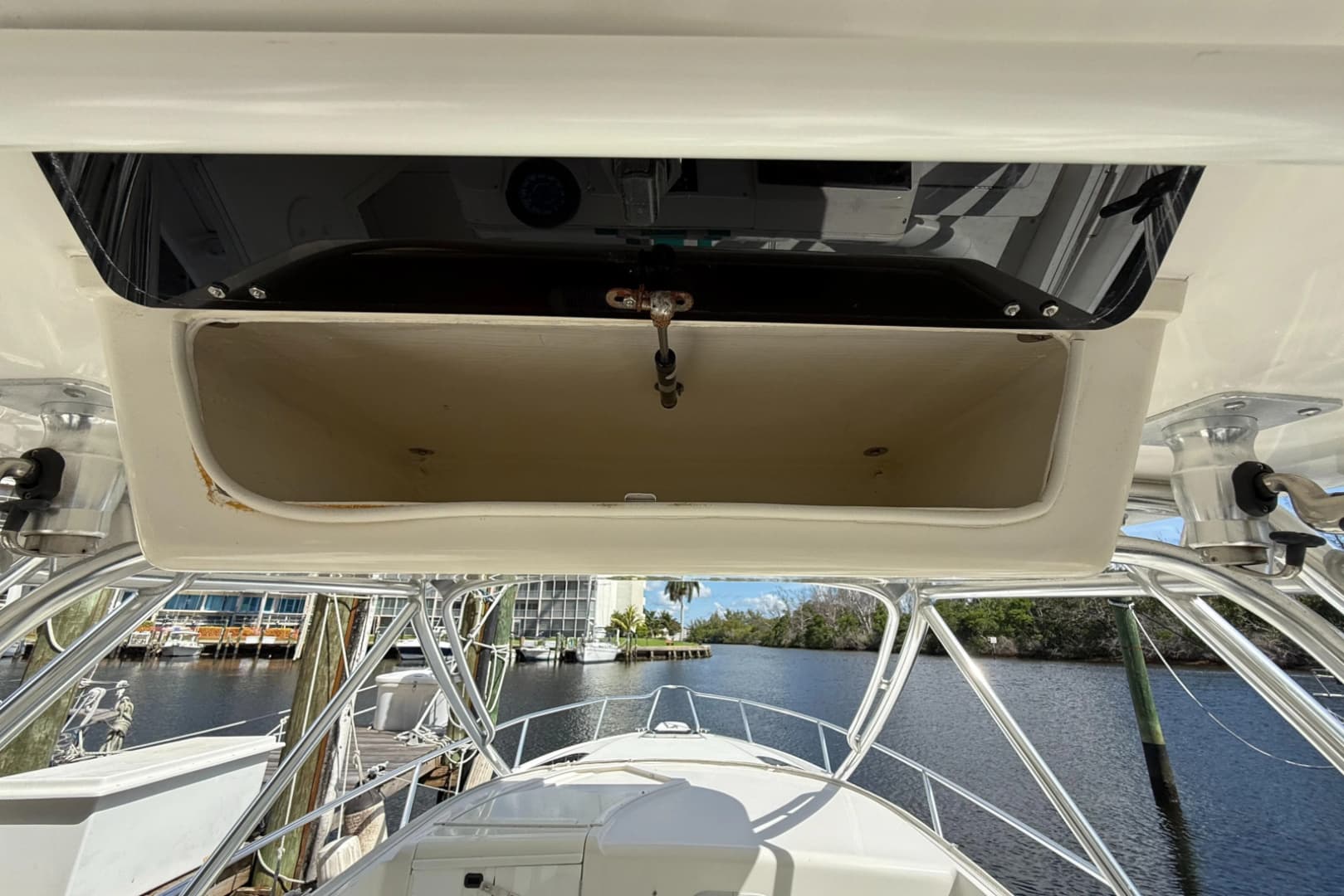 2004 Intrepid 348 WA