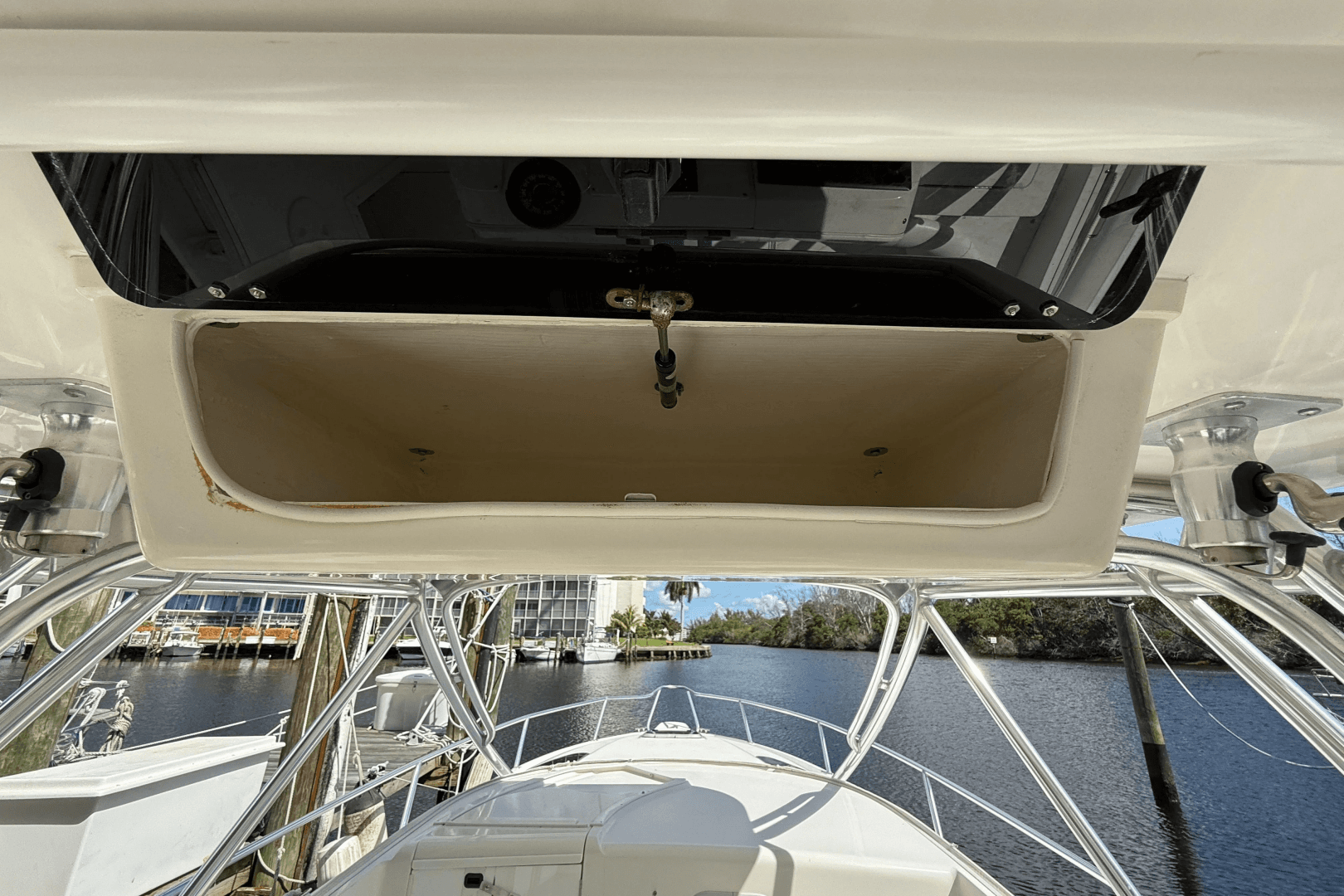 2004 Intrepid 348 WA