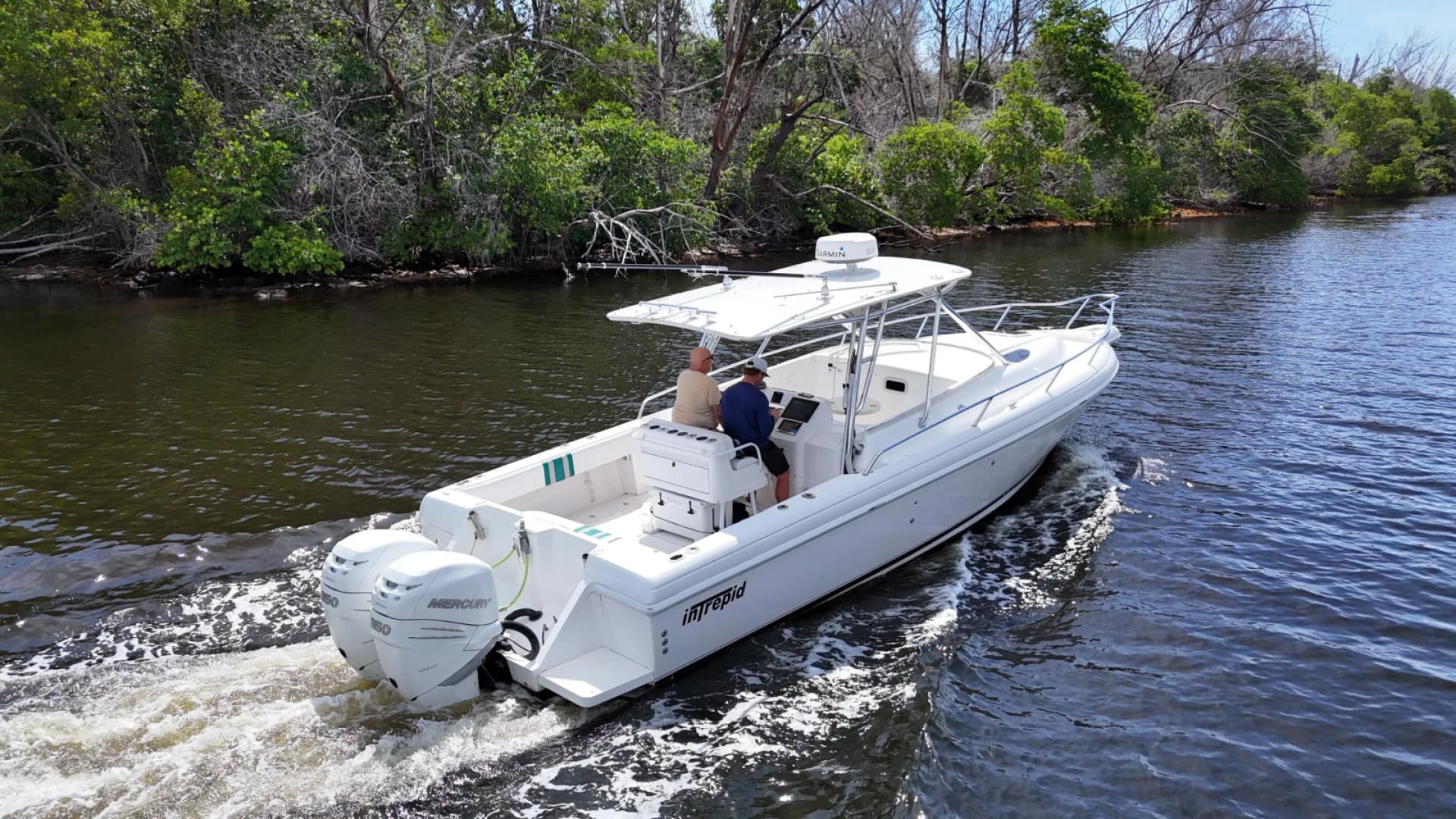 2004 Intrepid 348 WA