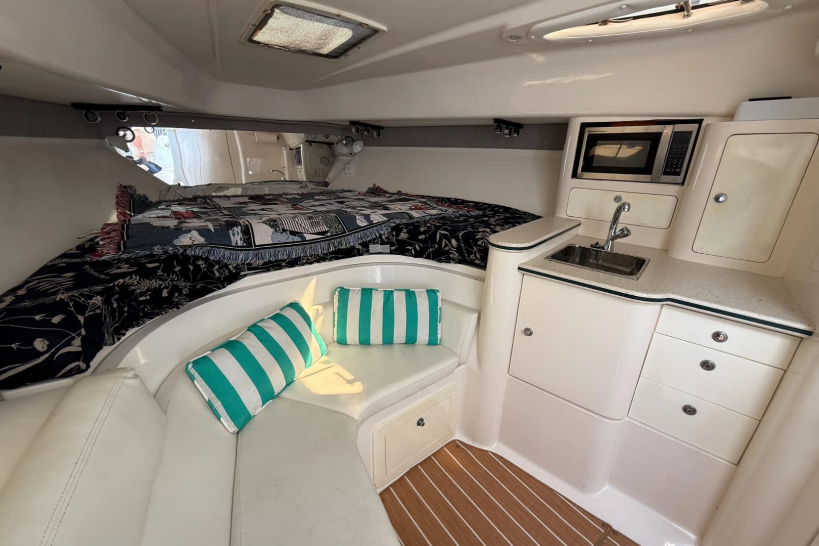 2004 Intrepid 348 WA