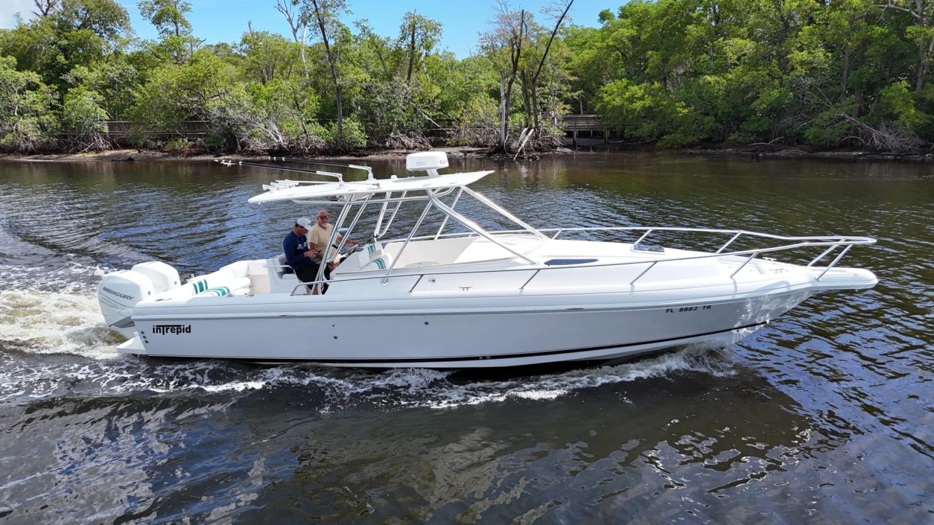 2004 Intrepid 348 WA