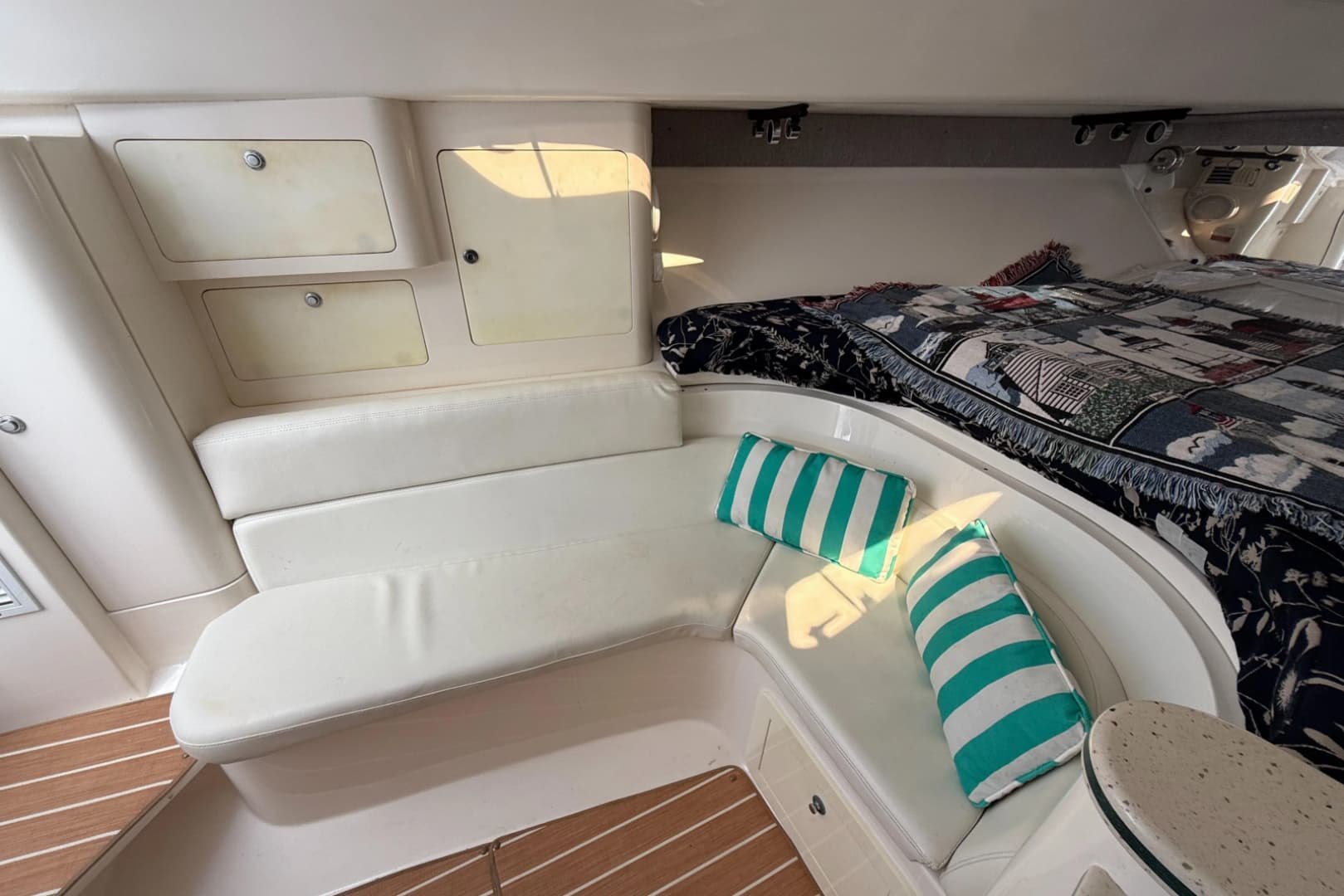 2004 Intrepid 348 WA