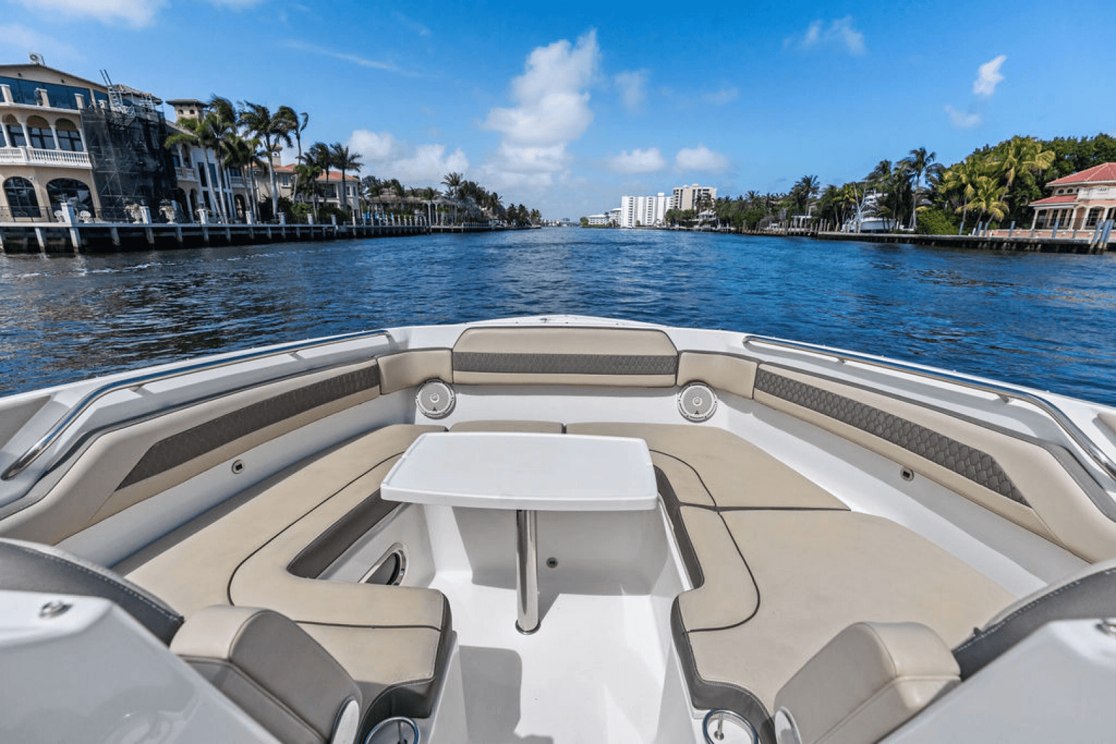2019 Pursuit 365 DC