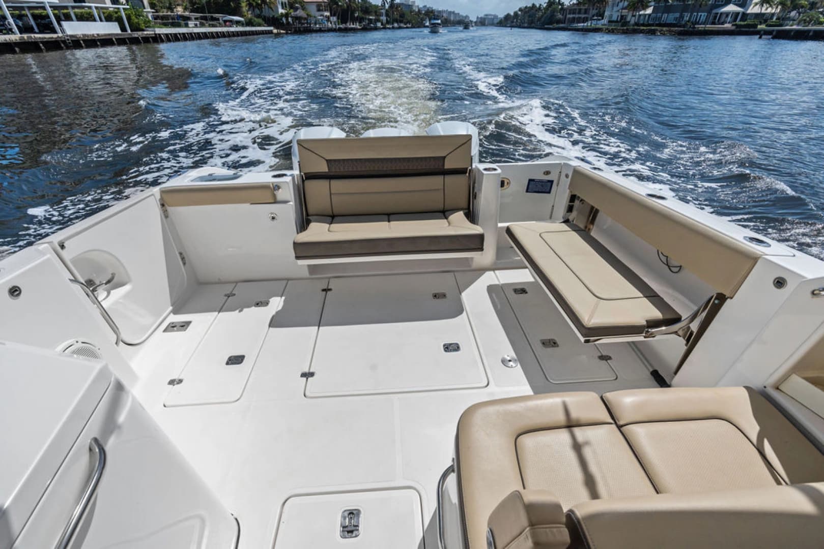 2019 Pursuit 365 DC
