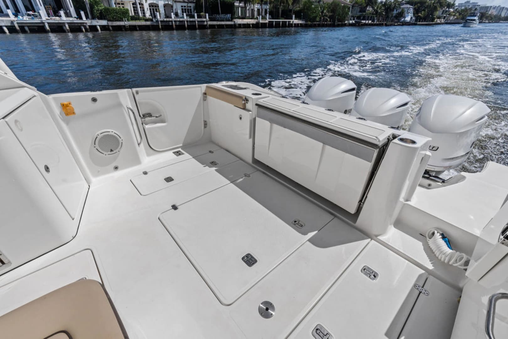 2019 Pursuit 365 DC