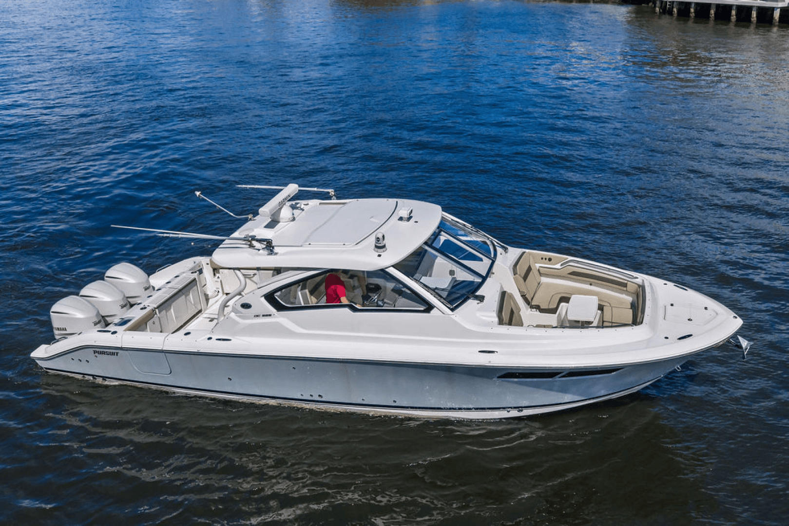 2019 Pursuit 365 DC
