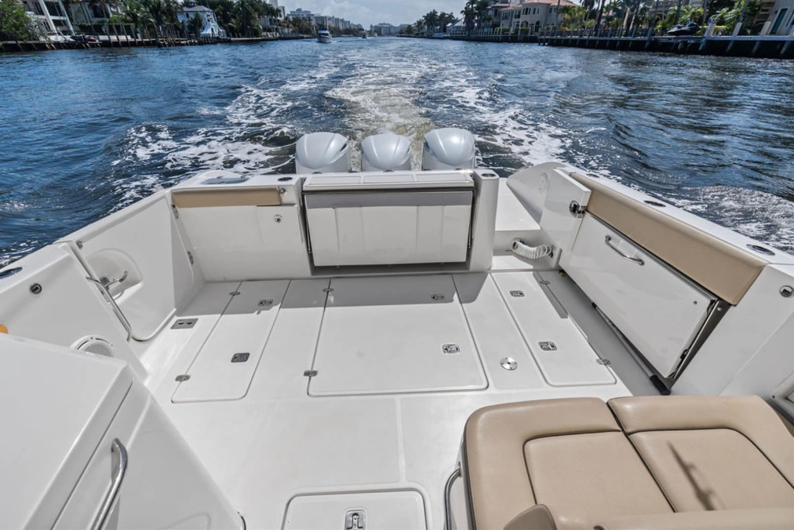 2019 Pursuit 365 DC