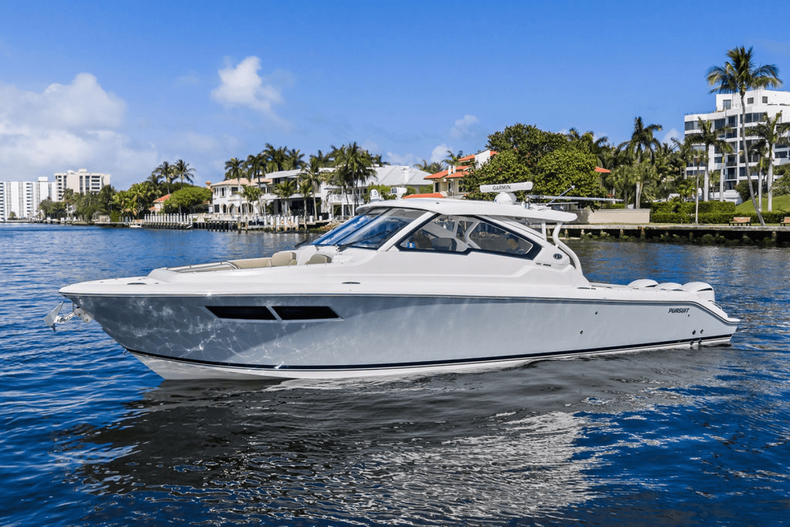 2019 Pursuit 365 DC