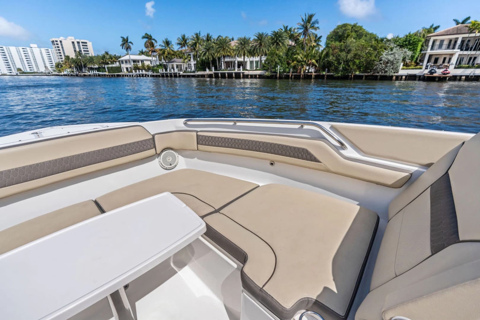 2019 Pursuit 365 DC