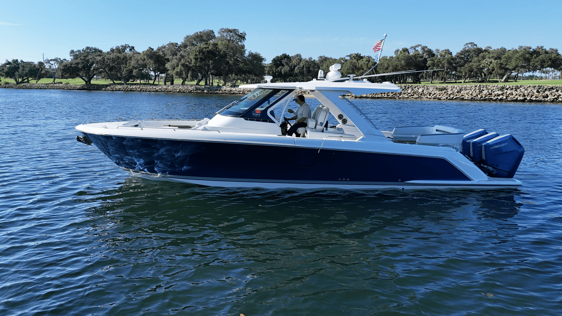 2023 Tiara Yachts 38 LS