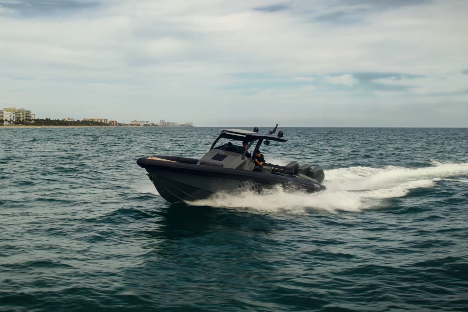 2024 Skipper 42 Carbon Edition