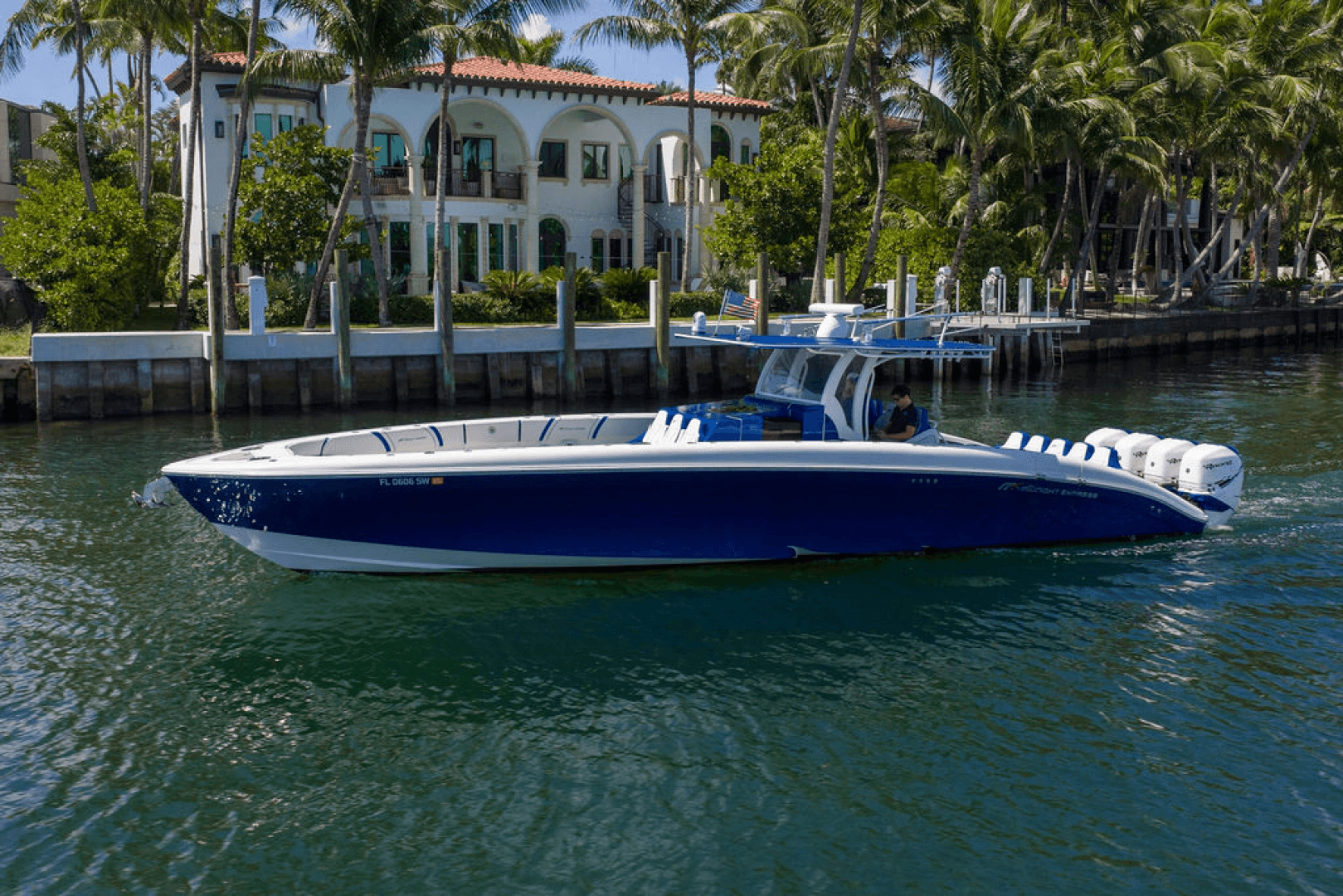 2019 Midnight Express 43