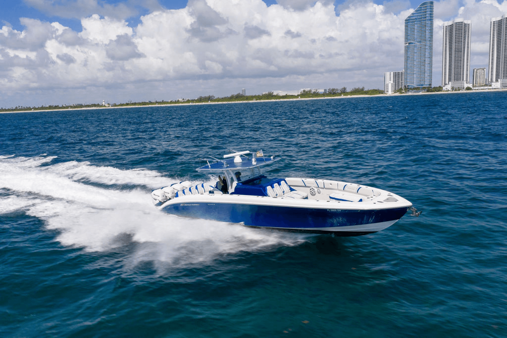 2019 Midnight Express 43
