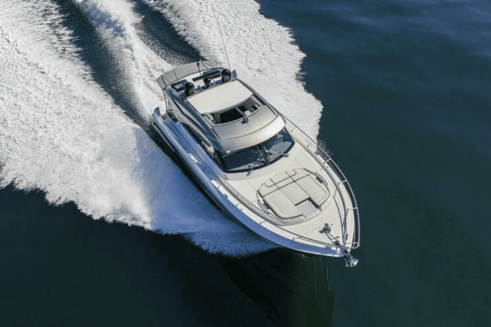 2026 Riviera 4600 Sport Yacht Platinum Edition