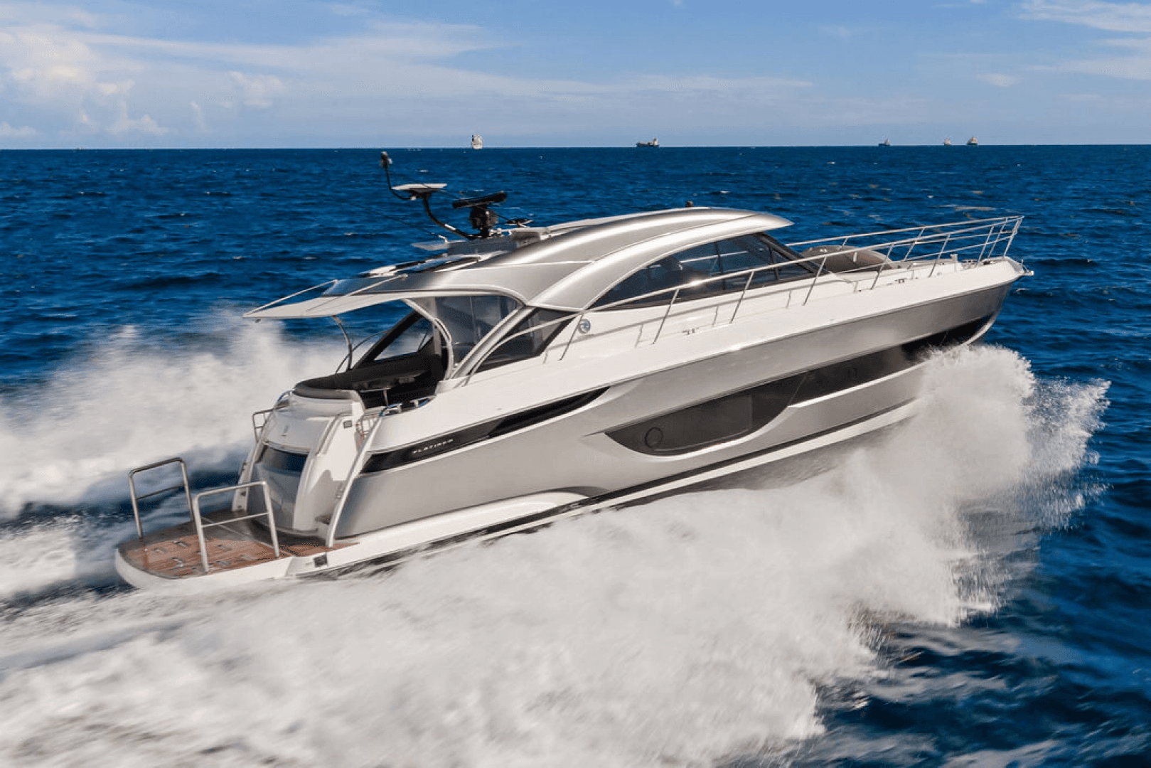 2026 Riviera 4600 Sport Yacht Platinum Edition