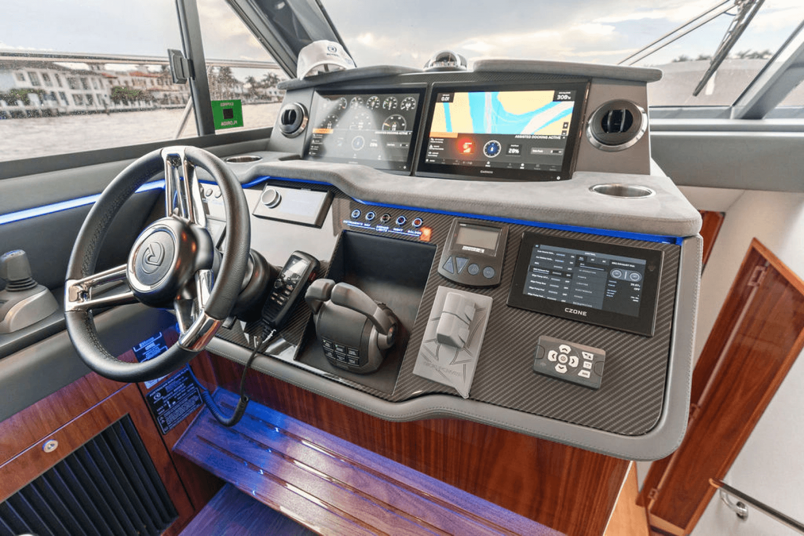 2026 Riviera 4600 Sport Yacht Platinum Edition
