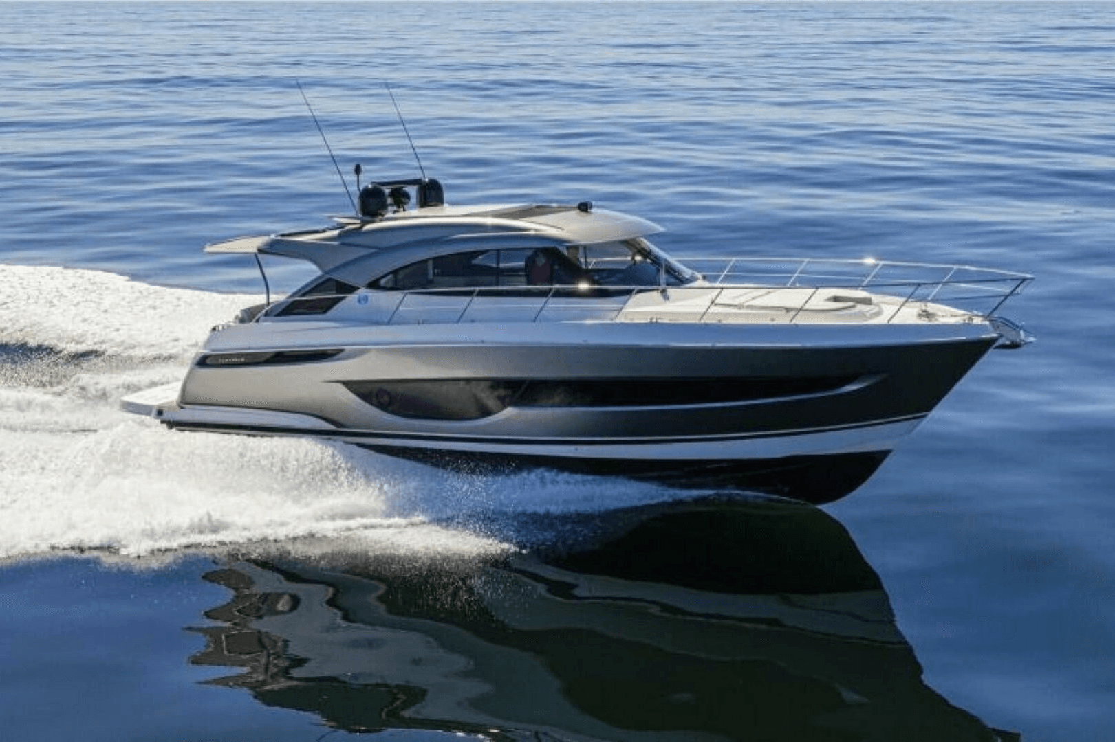 2026 Riviera 4600 Sport Yacht Platinum Edition