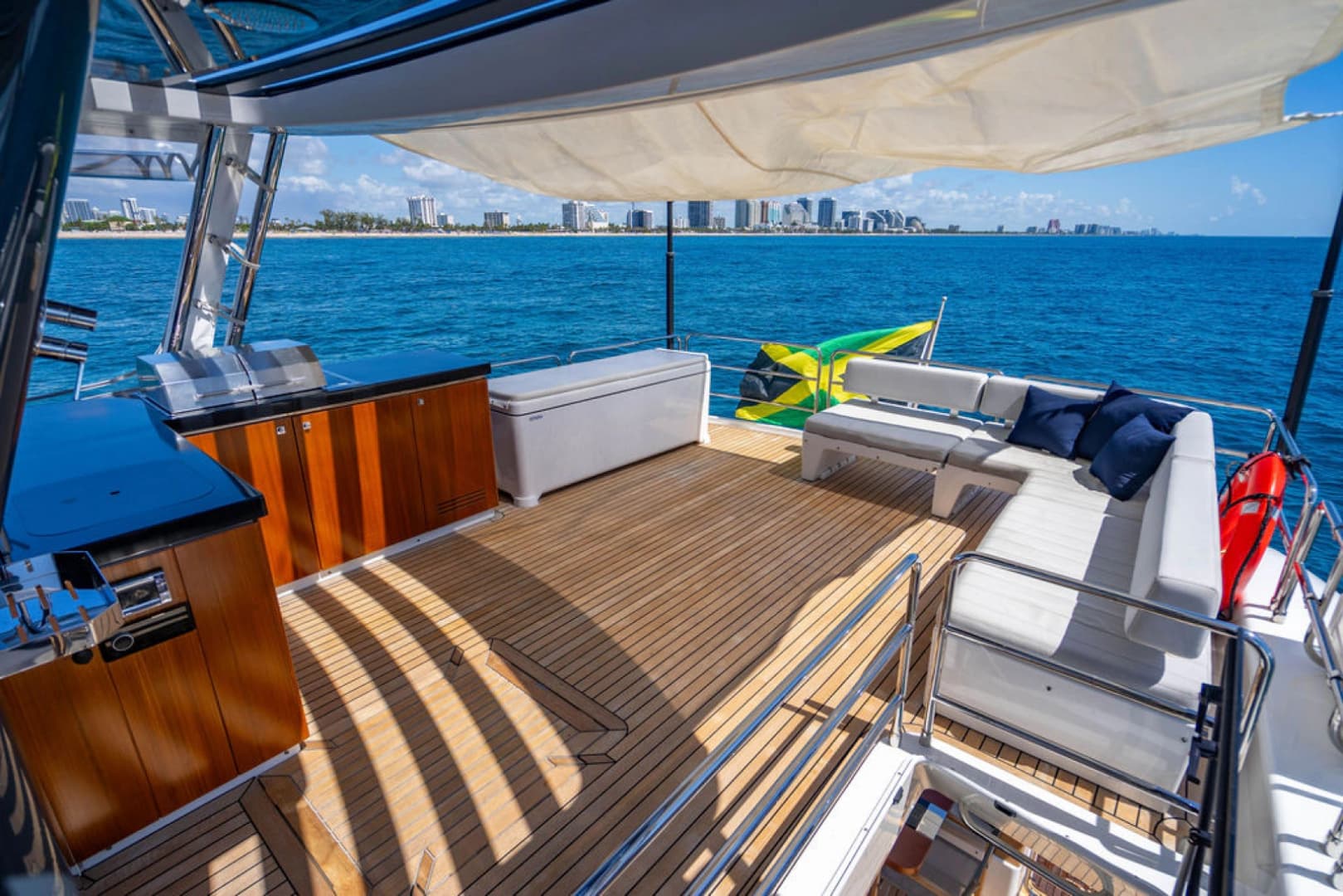 2022 Sirena 68