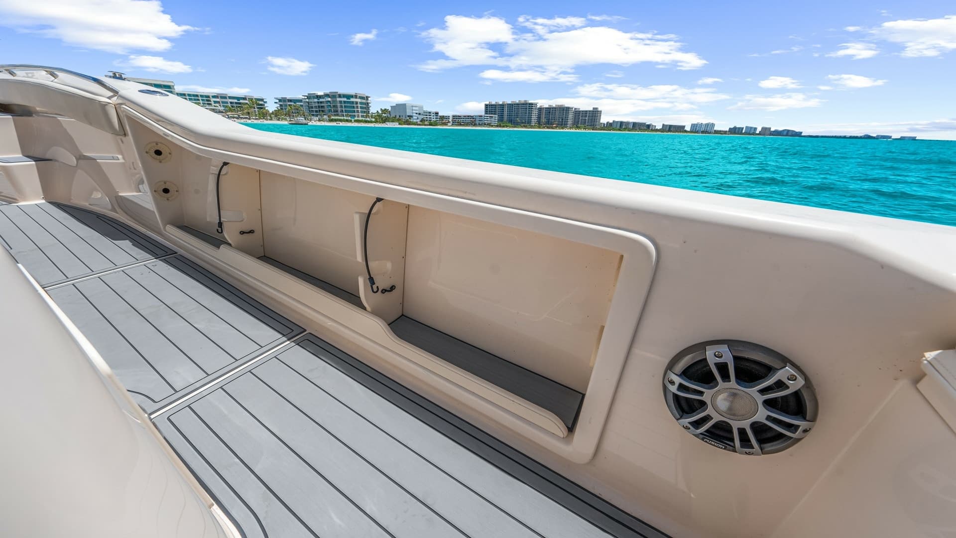 Starboard Deck with Storage