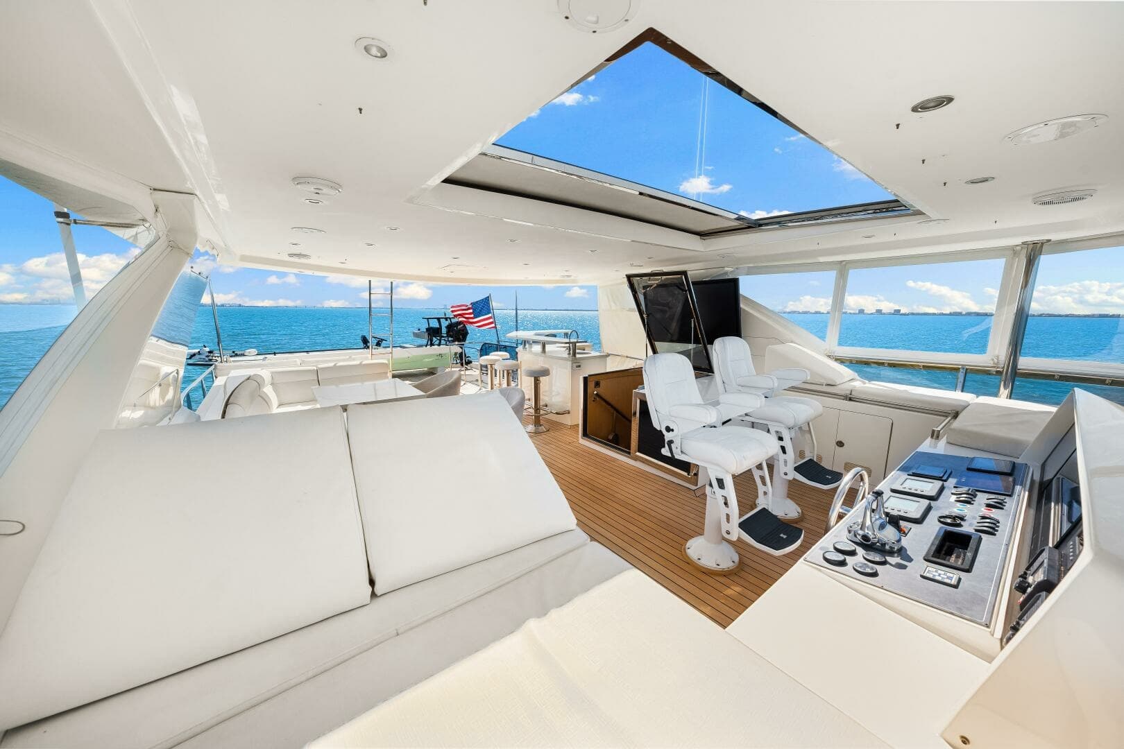 2010 83 Ocean Alexander Motor Yacht 'Relentless'