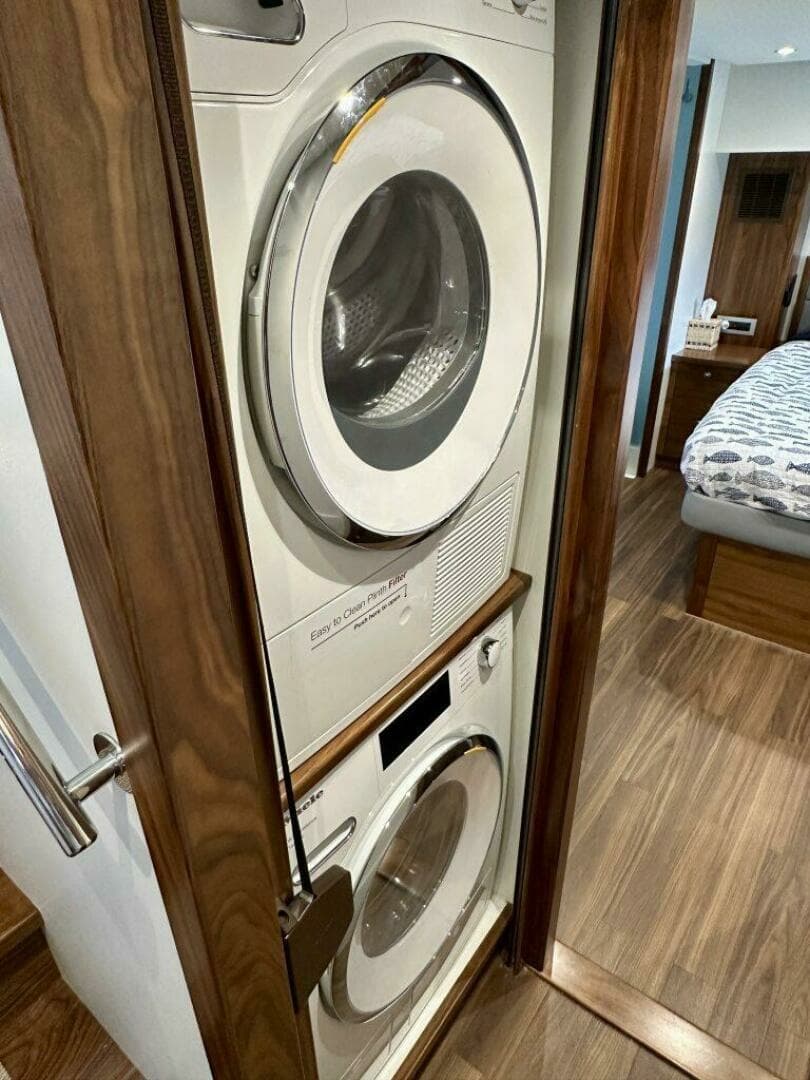 Outer Reef 62 SOUTH  PAWS - Washer and Dryer