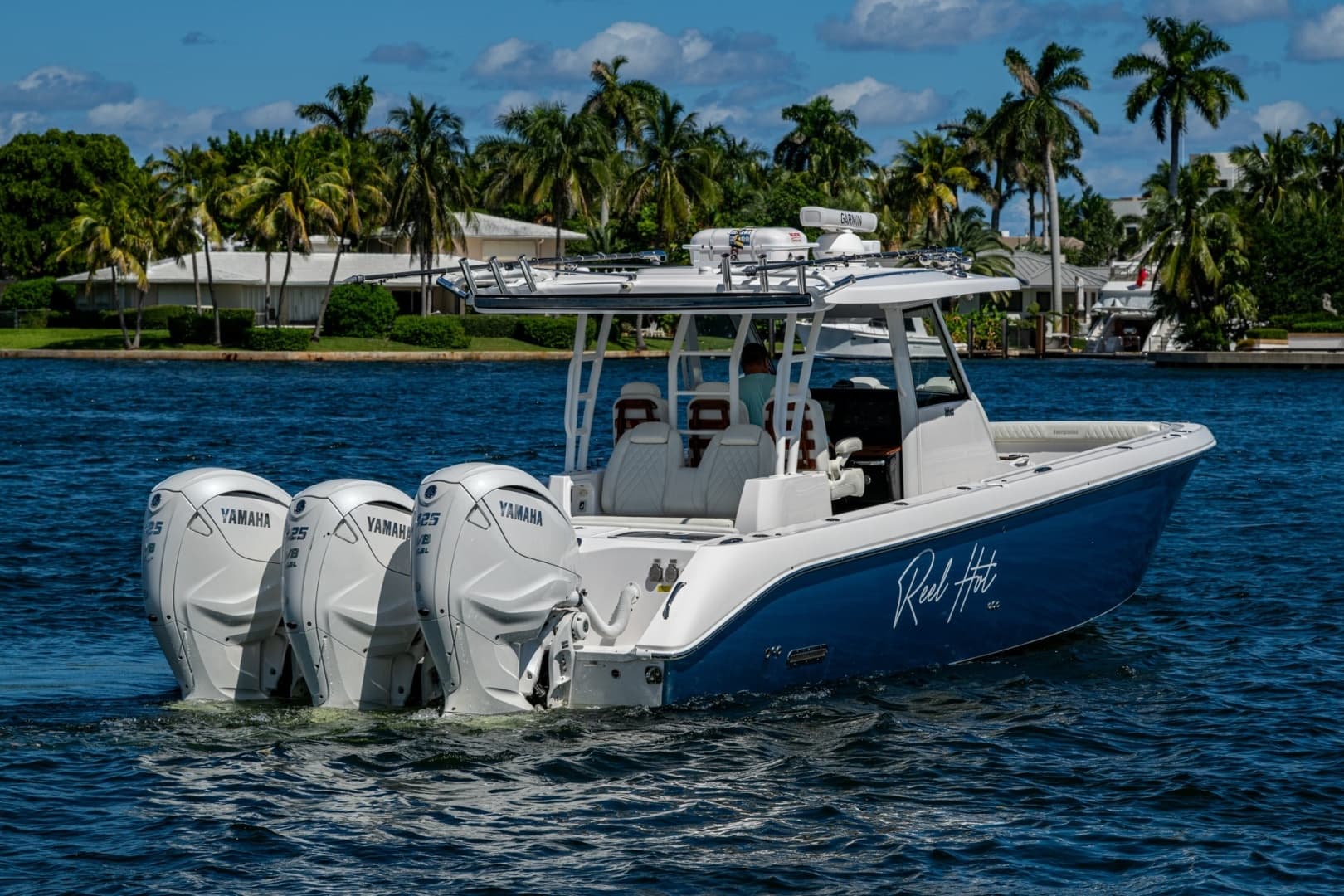 2020 Everglades 395 Center Console