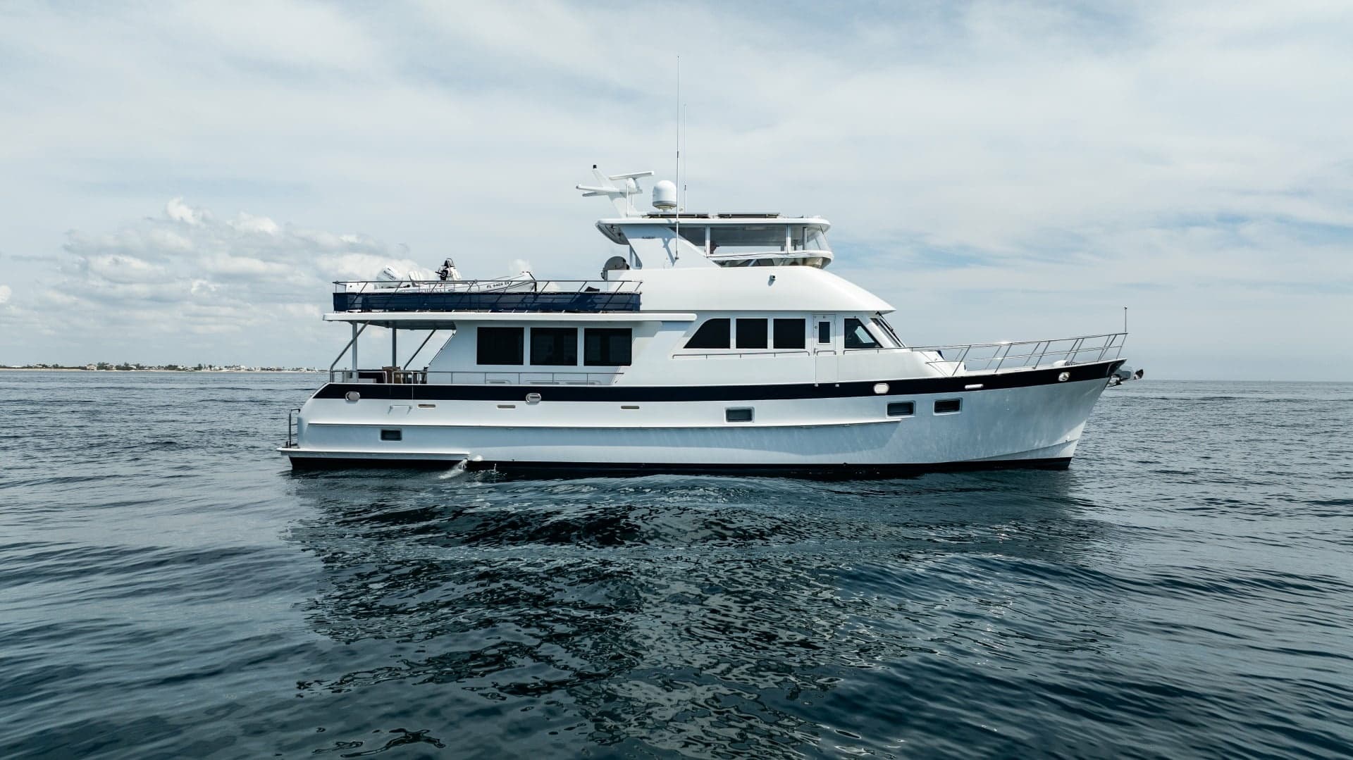 Alaskan 70 OHANA - Exterior