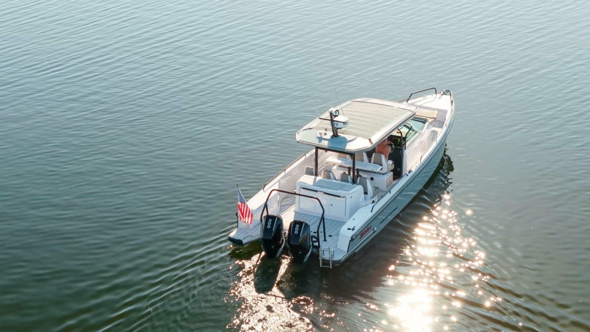 Axopar 37 - Exterior Profile