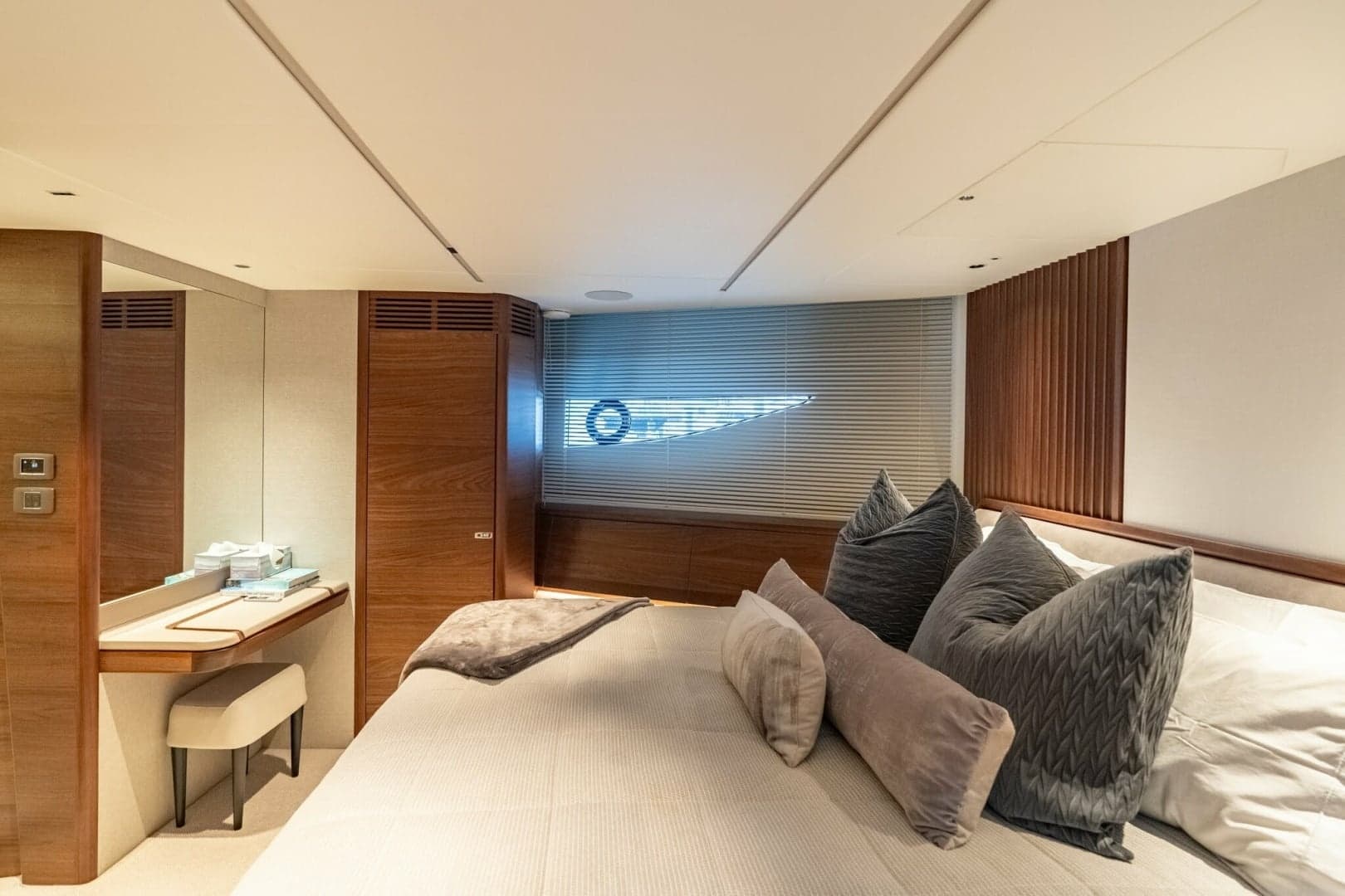 Princess 80 LANIKAI - Forward Guest Suite