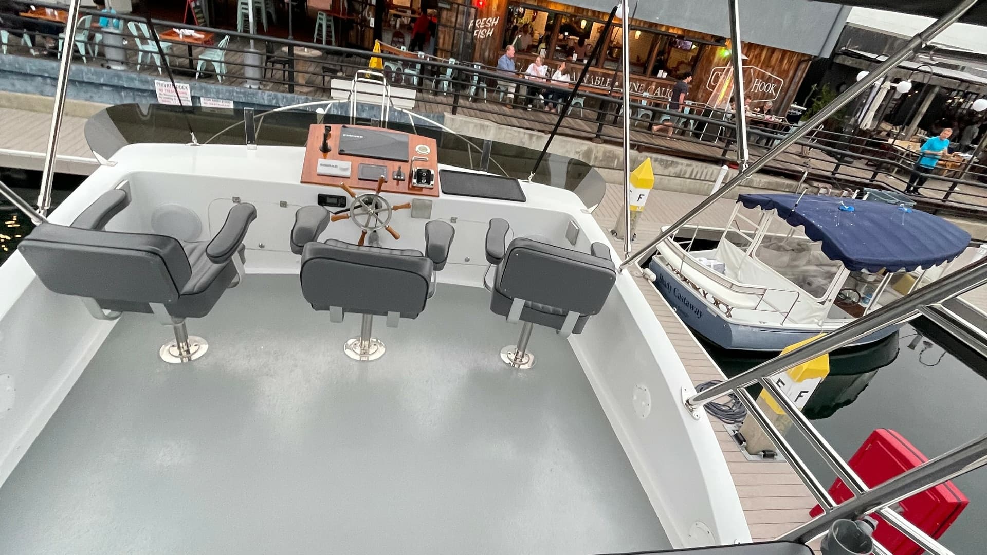Flybridge Helm with Seating