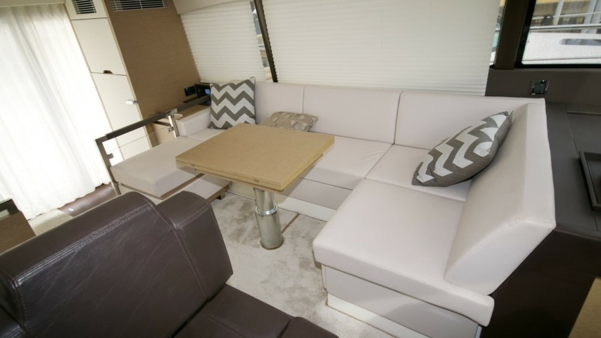 2018 Prestige 460 S