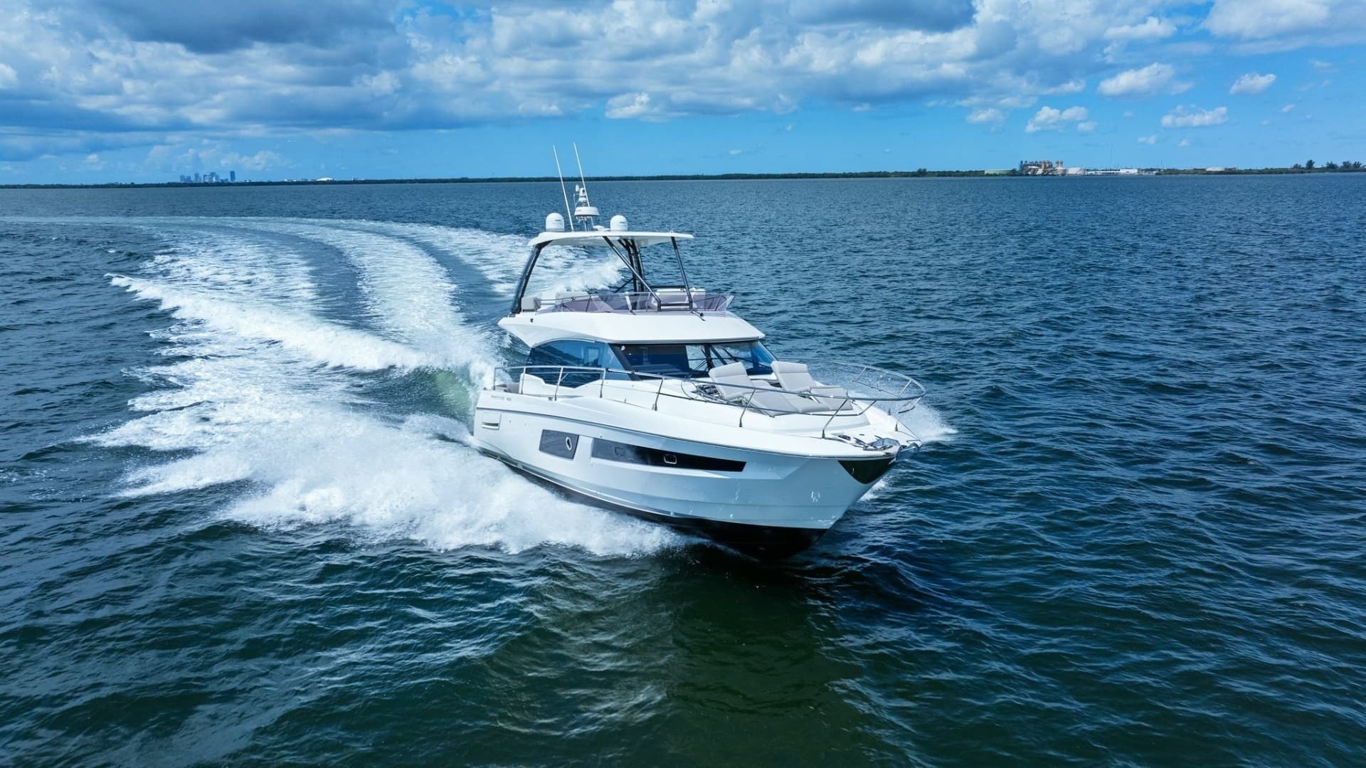 2020 Prestige 460 Flybridge