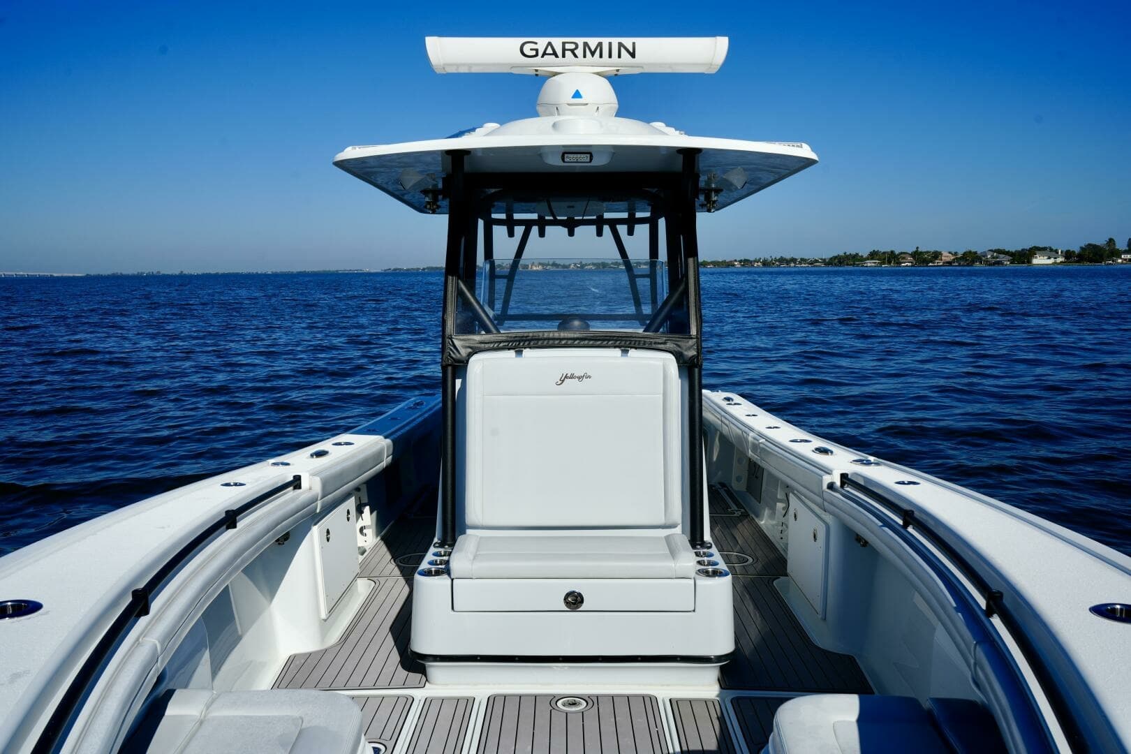 Yellowfin 32 Luhn 32- Center Console