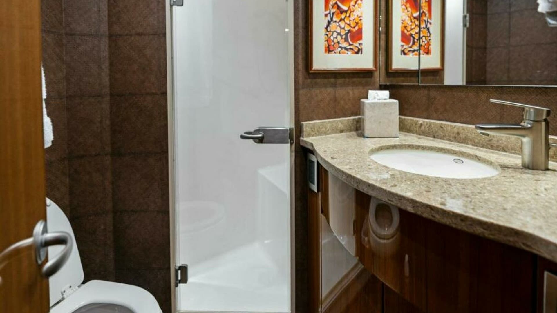 Luxurious Ensuite Bathroom
