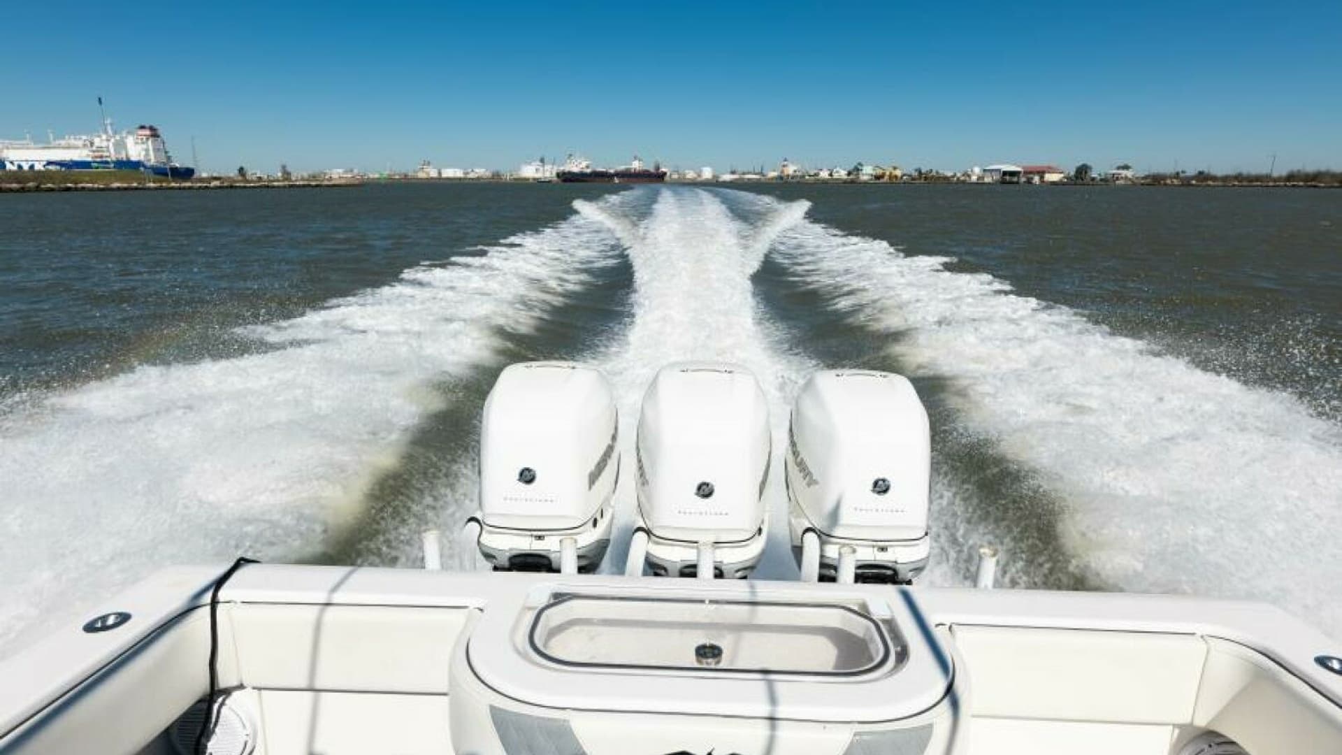 2019 Invincible 39 Open