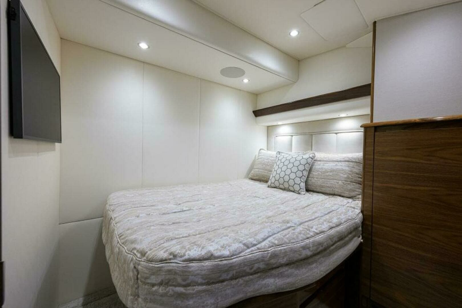 Viking 54 - TROUBLE FREE - Master Stateroom