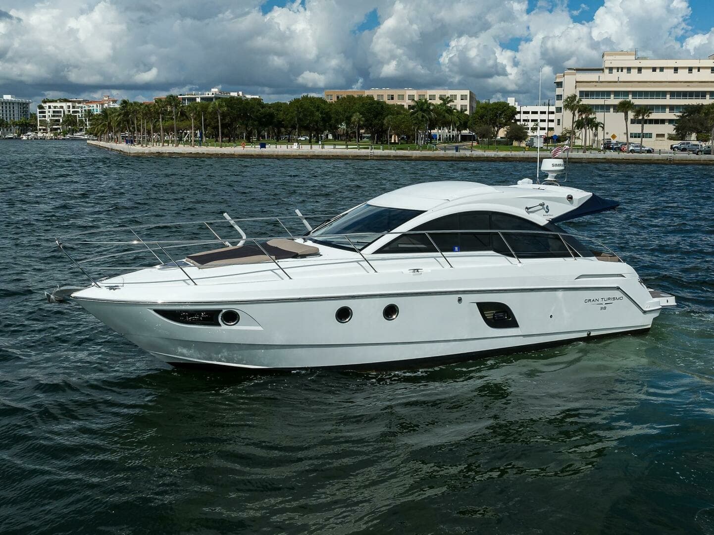 Beneteau 38 GT - Profile