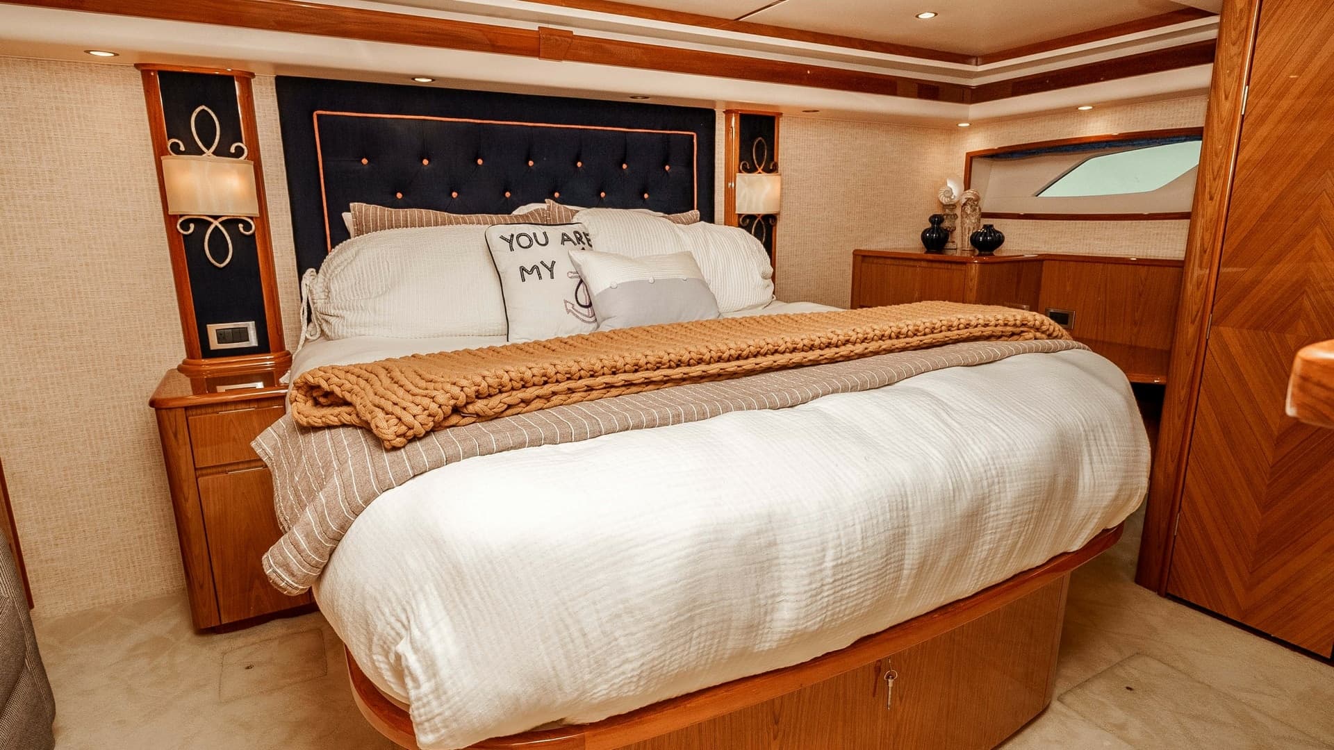 2014 Viking 76 Enclosed Bridge "TRANQUILO" Master Stateroom