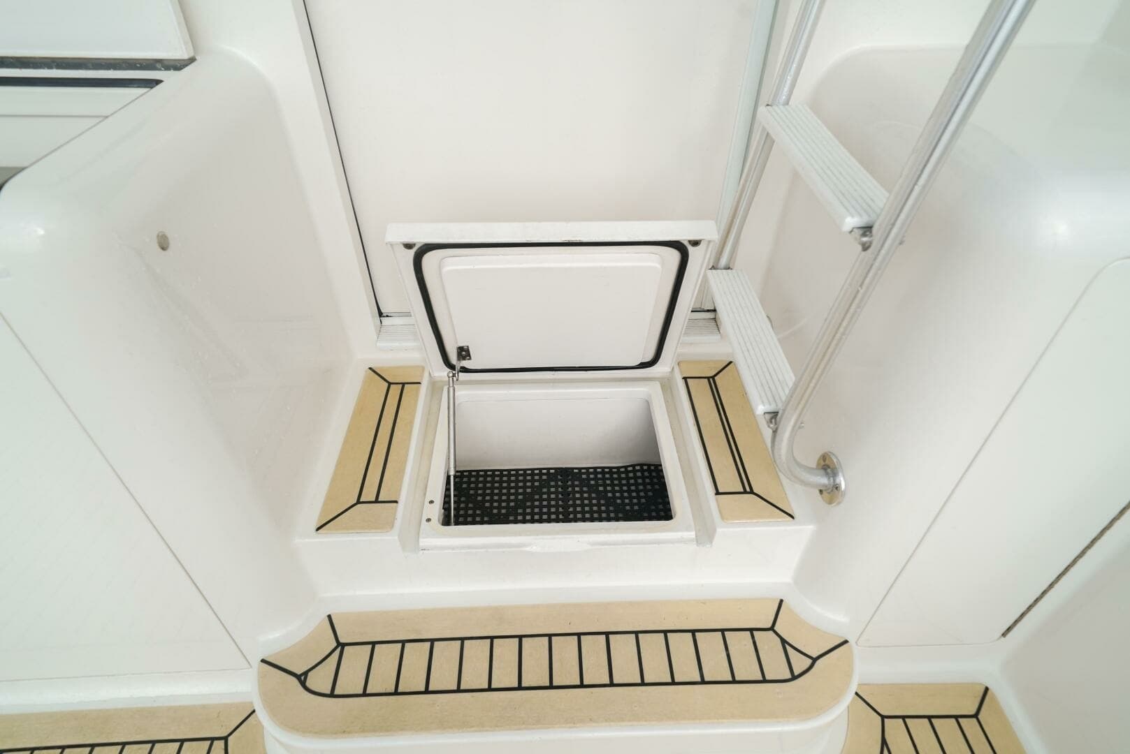 2007 Viking 45 Convertible Bad Habits