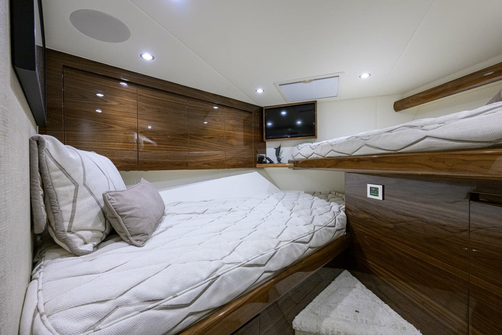 Viking 54 - Dog House - Guest Stateroom