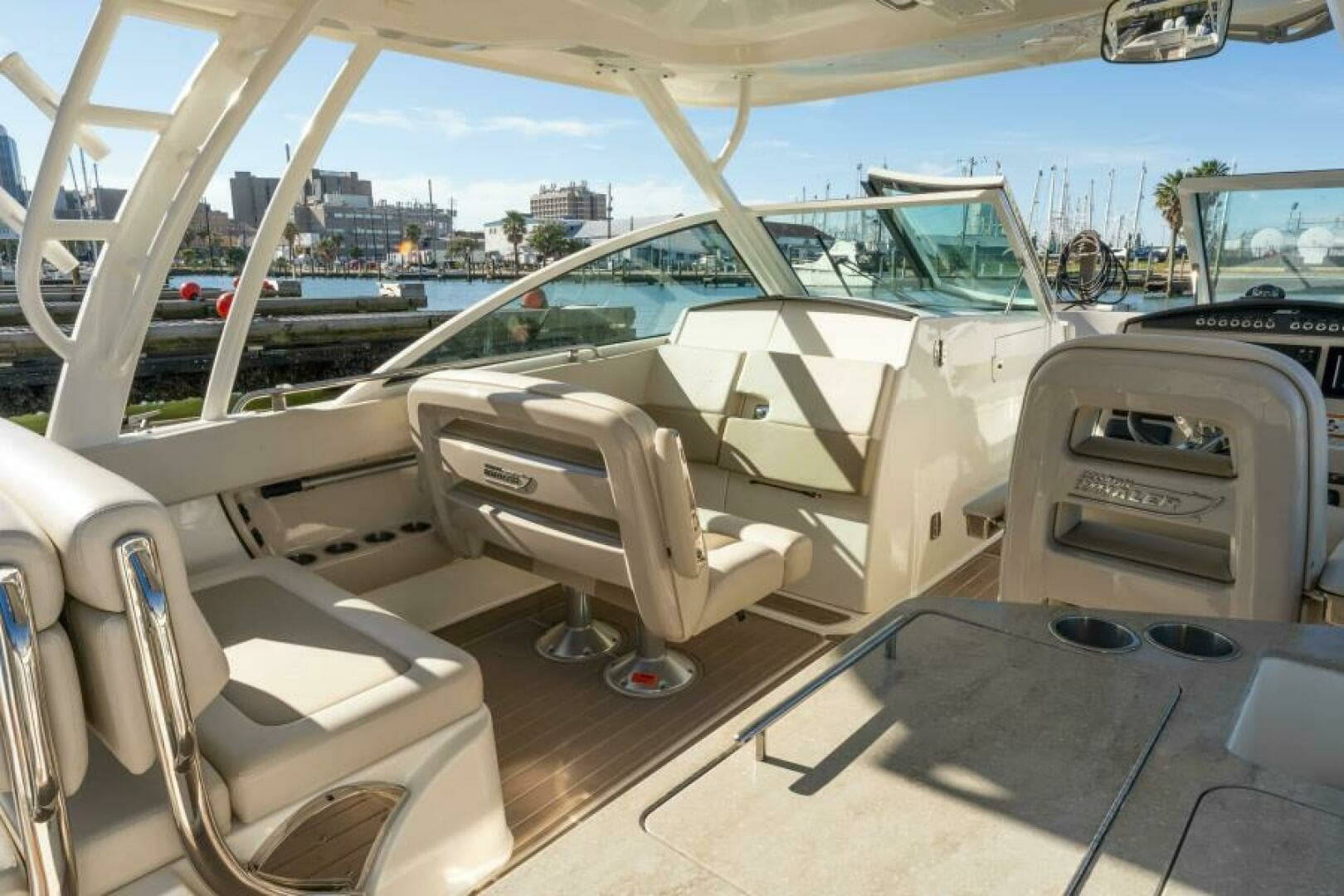 2017 Boston Whaler 320 Vantage Sutra