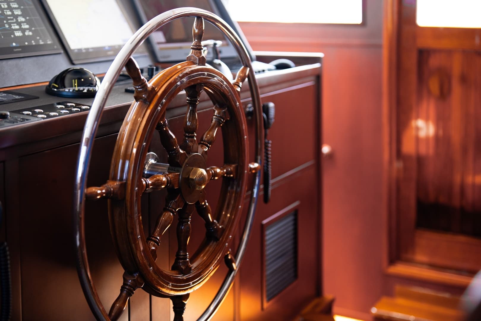 1971 Feadship 101 Pilothouse