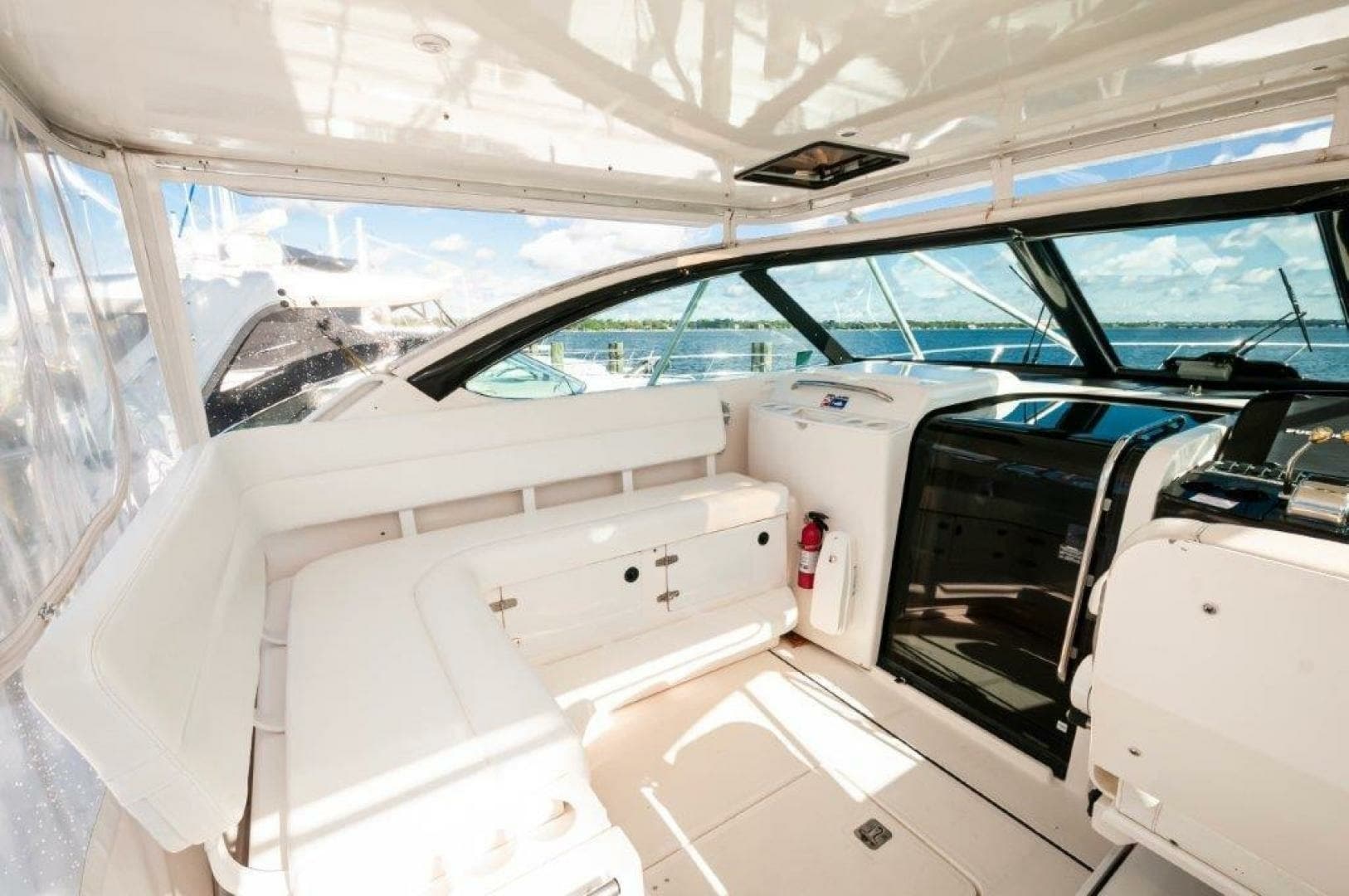 2003 Tiara Yachts 4200 Open  Kingfisher Helm 6