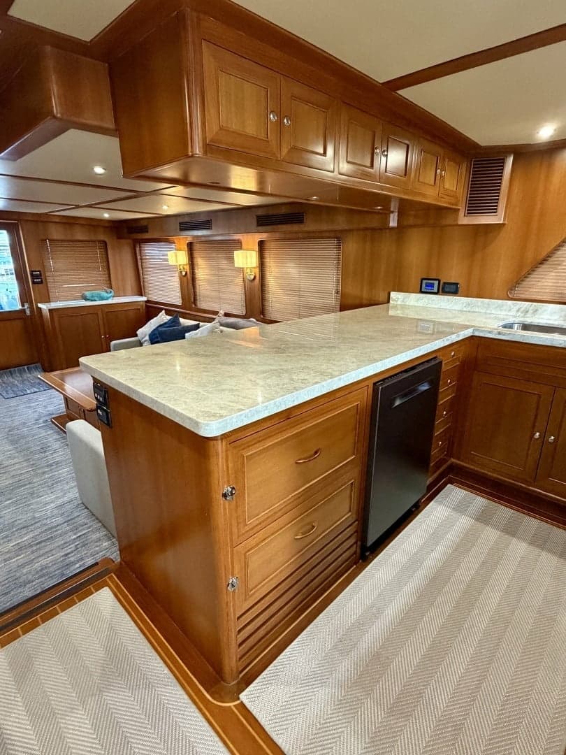Alaskan 70 OHANA - Galley
