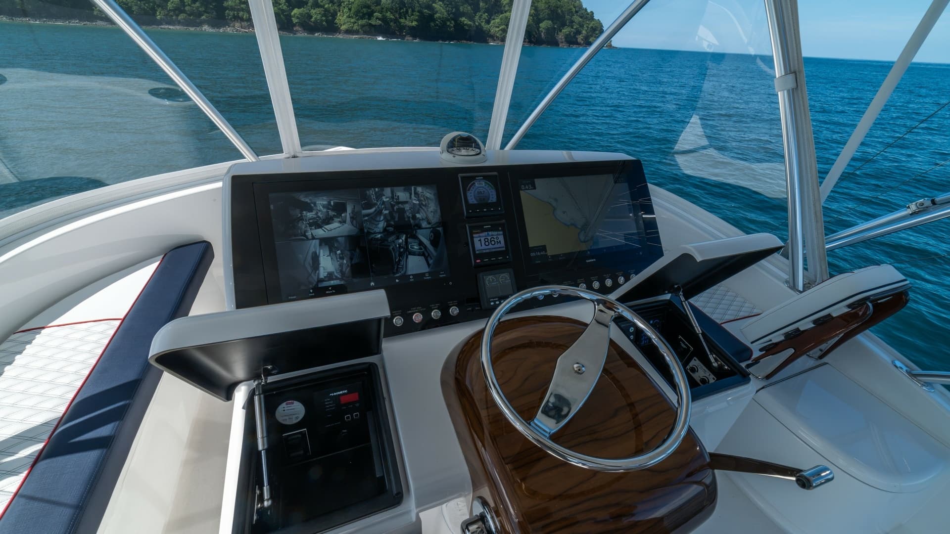 Helm Station with Panoramic View