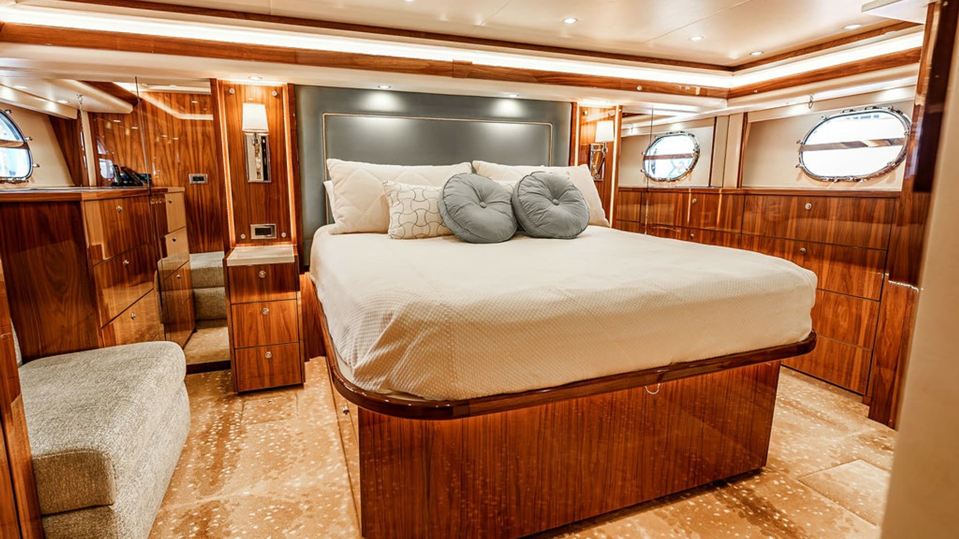 2019 Viking 80 Skybridge "Party of Five"