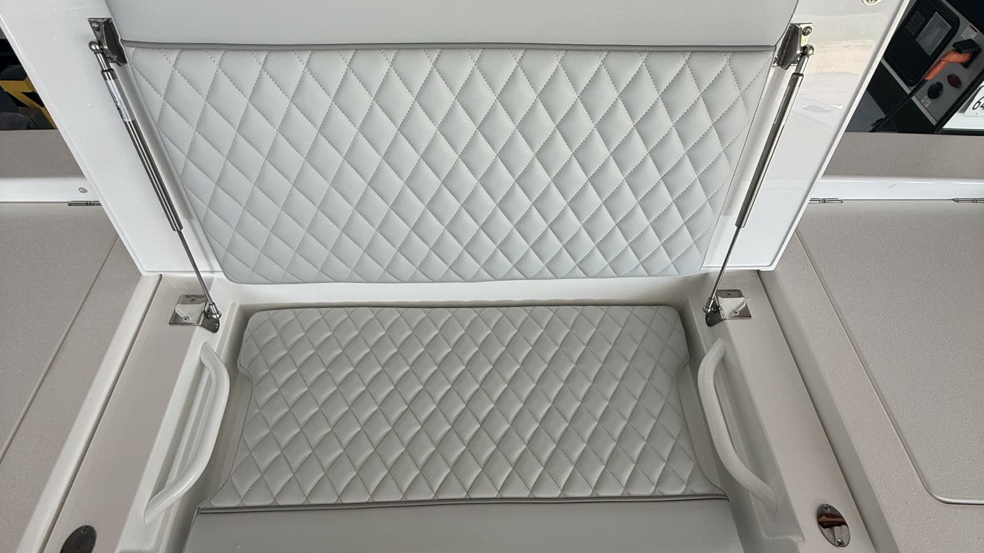 2025 29 Valhalla Boatworks V-29 Gunpowder Aft Seat (2)