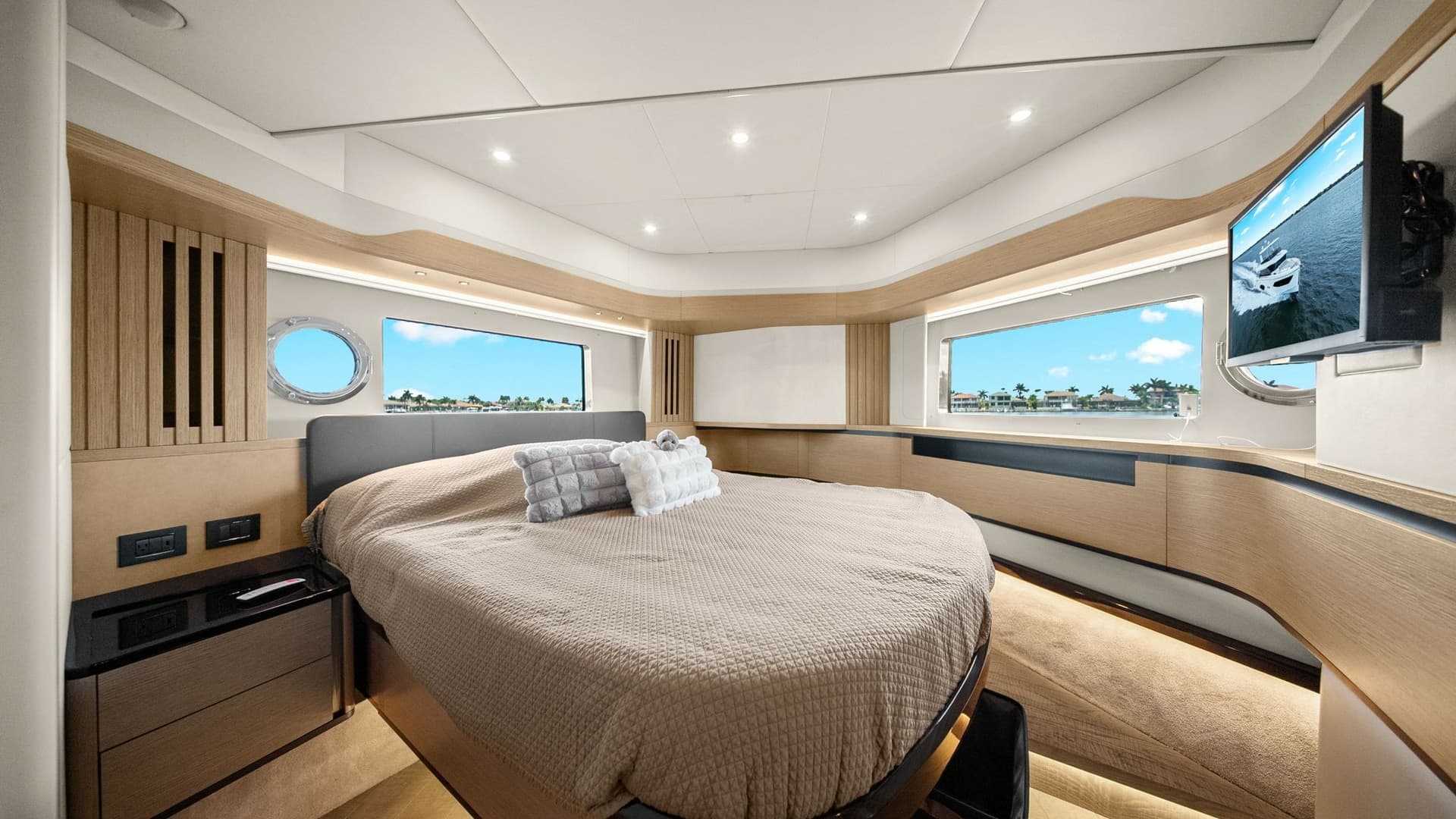 Forward Master Stateroom