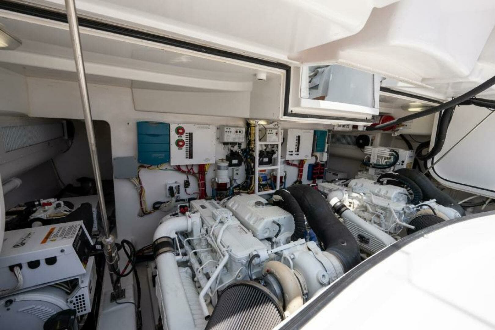 Viking 42 - Drop'Em - Engine