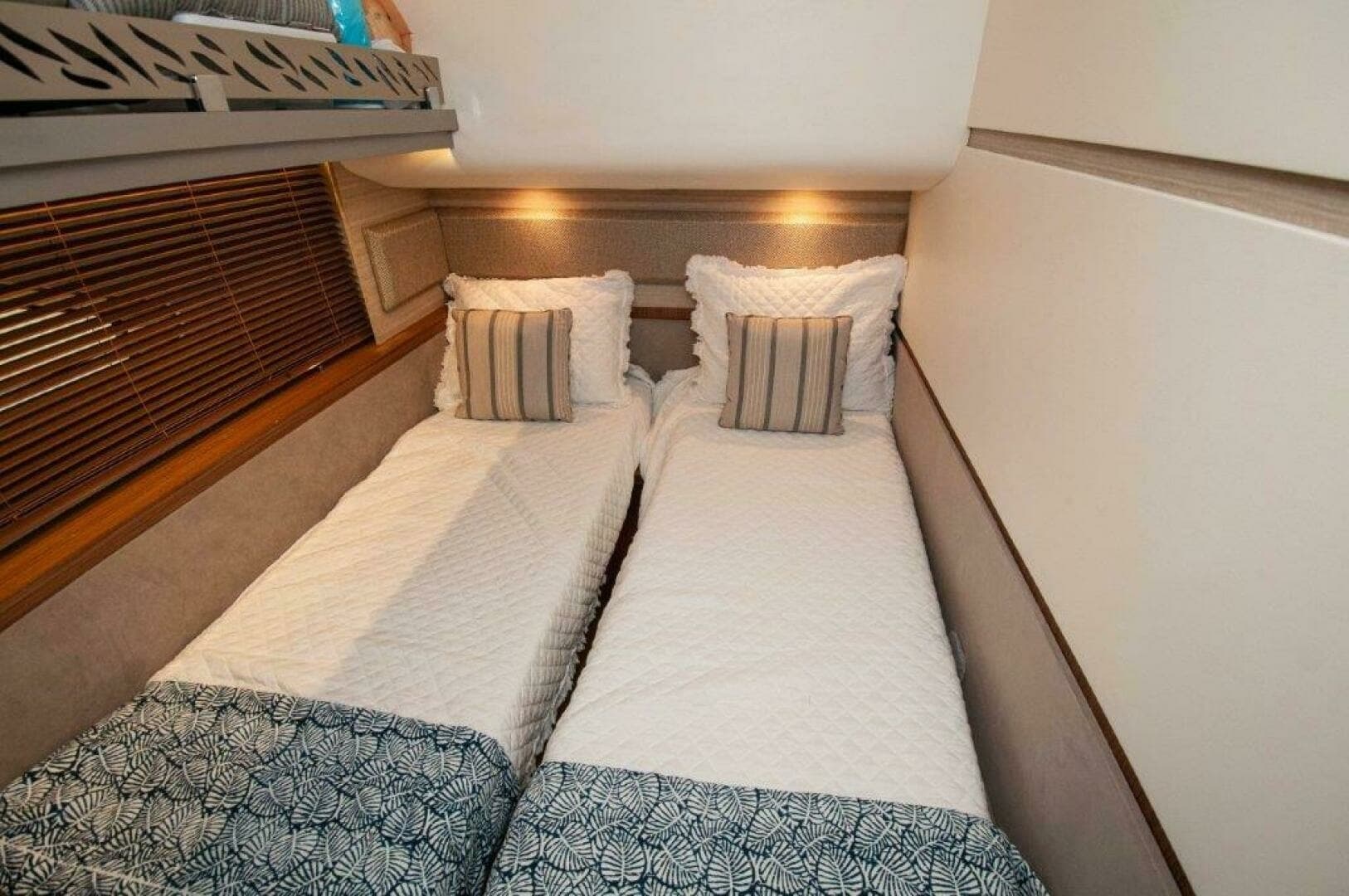 2018 Sea Ray L550 Flybridge- Twin SR 3
